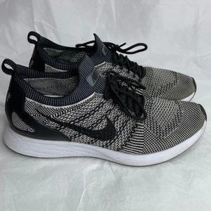 Nike Flyknit Size 8 1/2 Sneaker in Excellent Condition